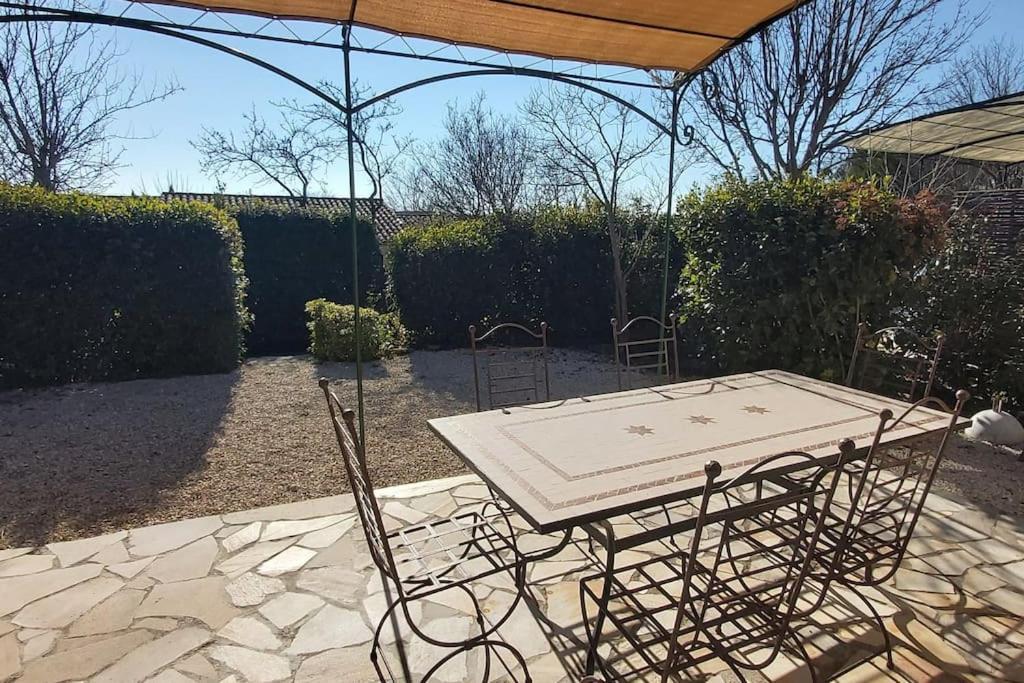 Villa Bastidon Plein Sud 3*, Promo fin d'été à Gordes. Extérieur photo
